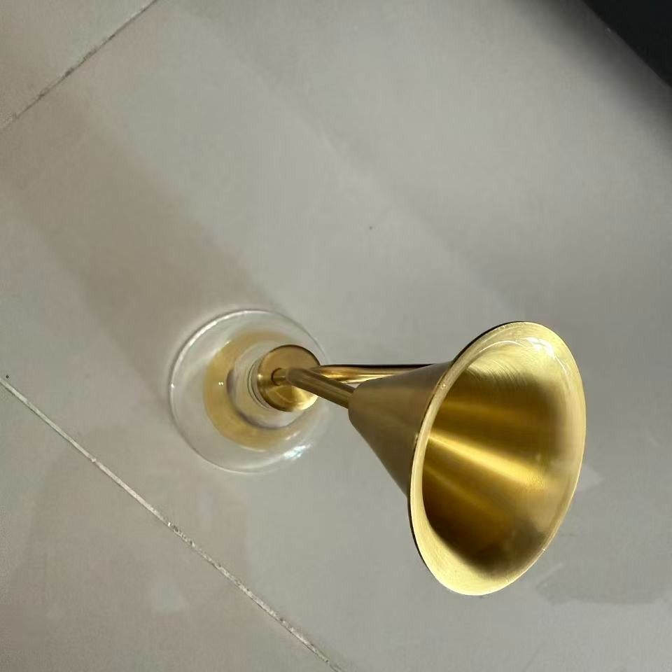 Wall‑Hung Fragrance Sampling V - огляд і ціна Perfume In Fragrance Shop